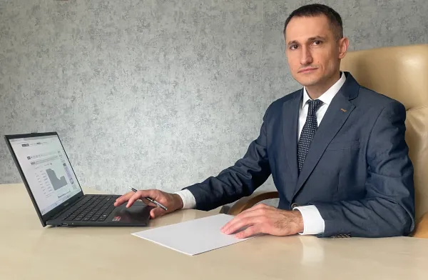 Doradca kredytowy Pruszków Łukasz Jawoszek,4